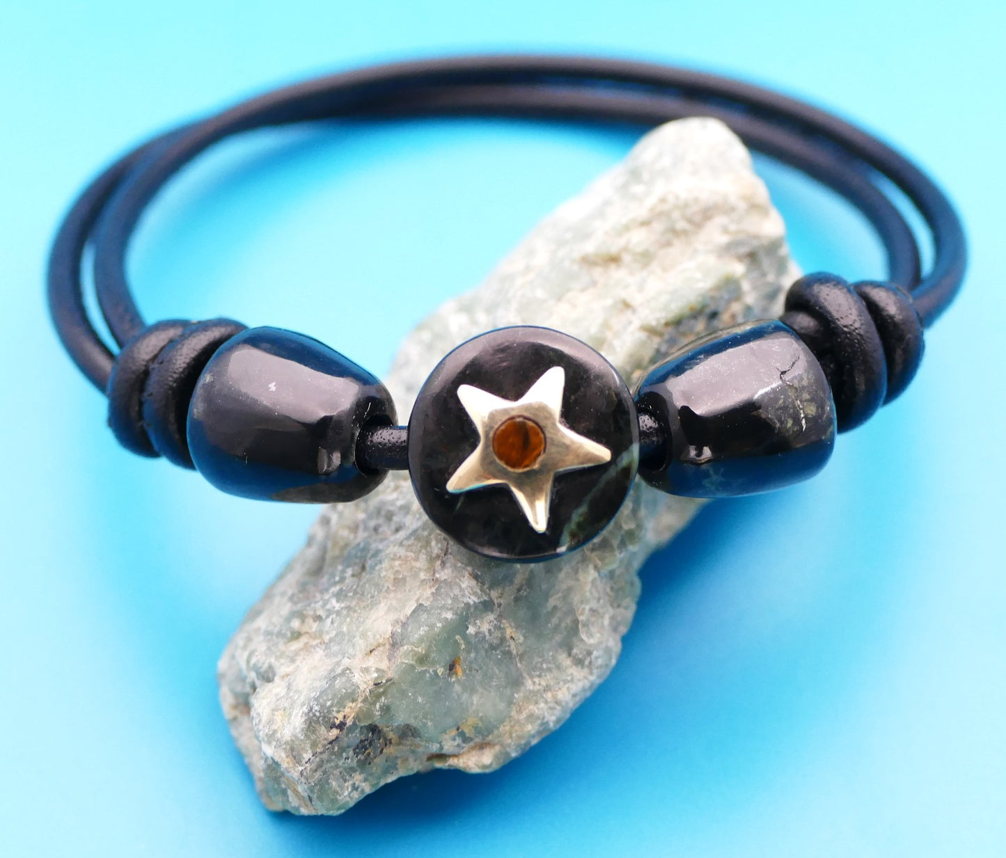 Lederarmband mit Naturstein