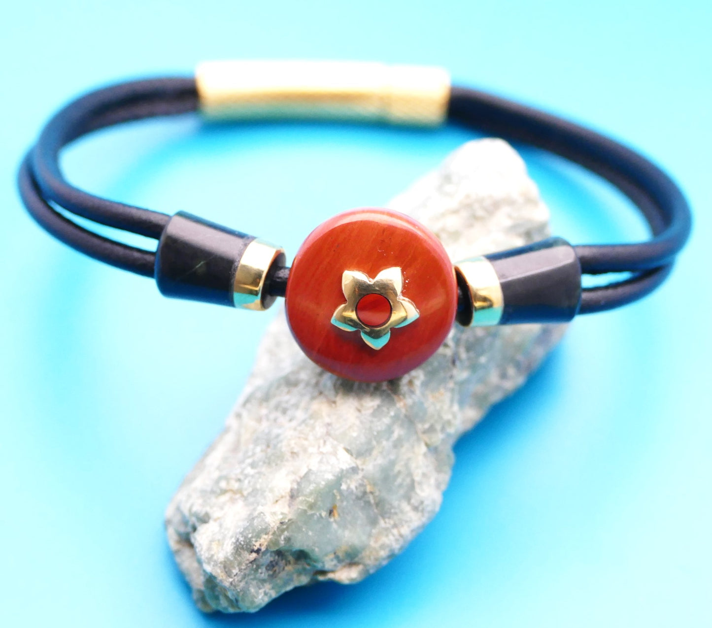 Lederarmband mit Naturstein