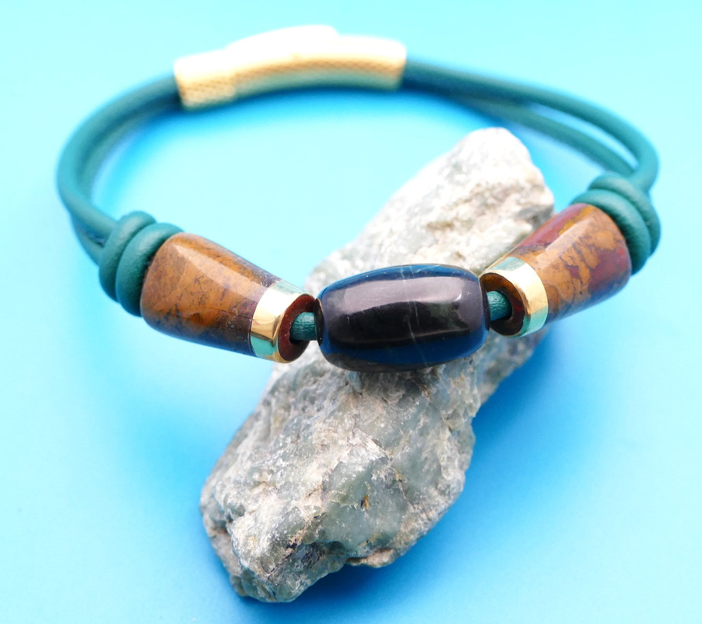 Lederarmband mit Naturstein