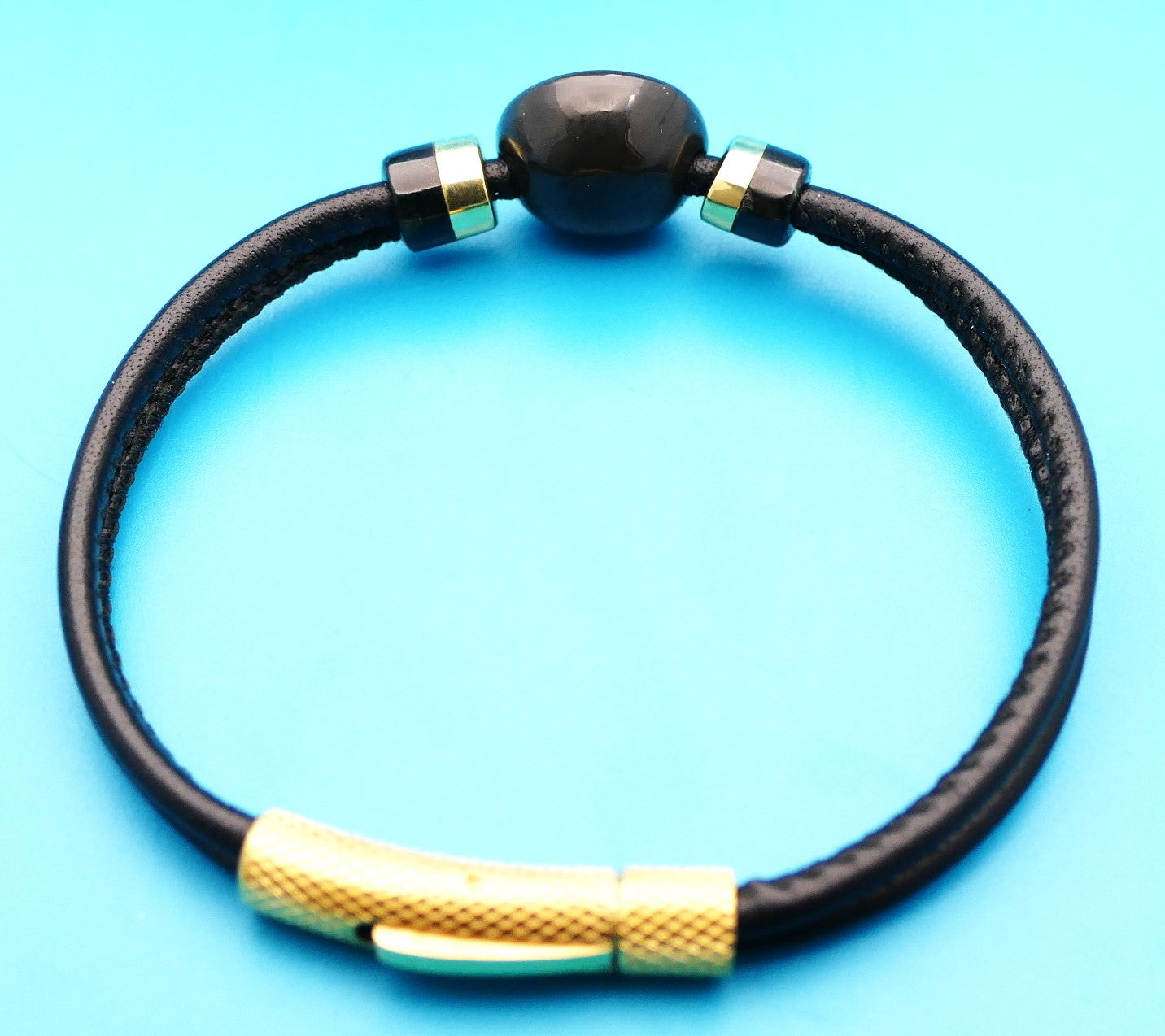 Lederarmband mit Naturstein