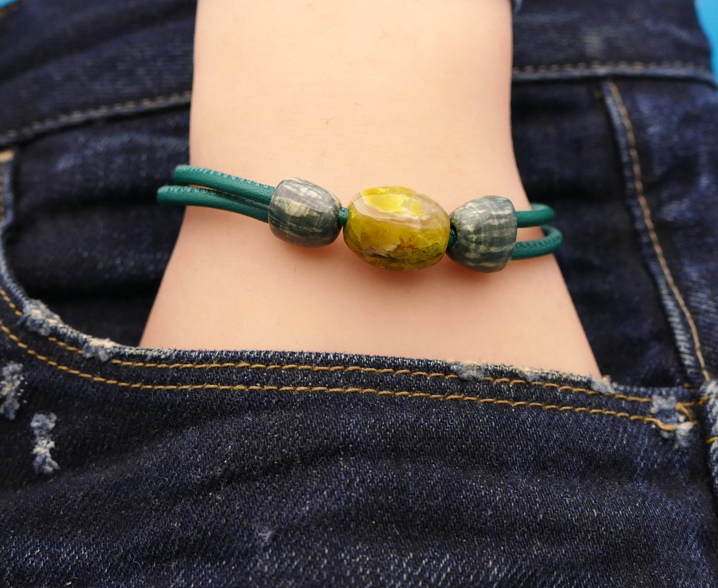 Lederarmband mit Naturstein