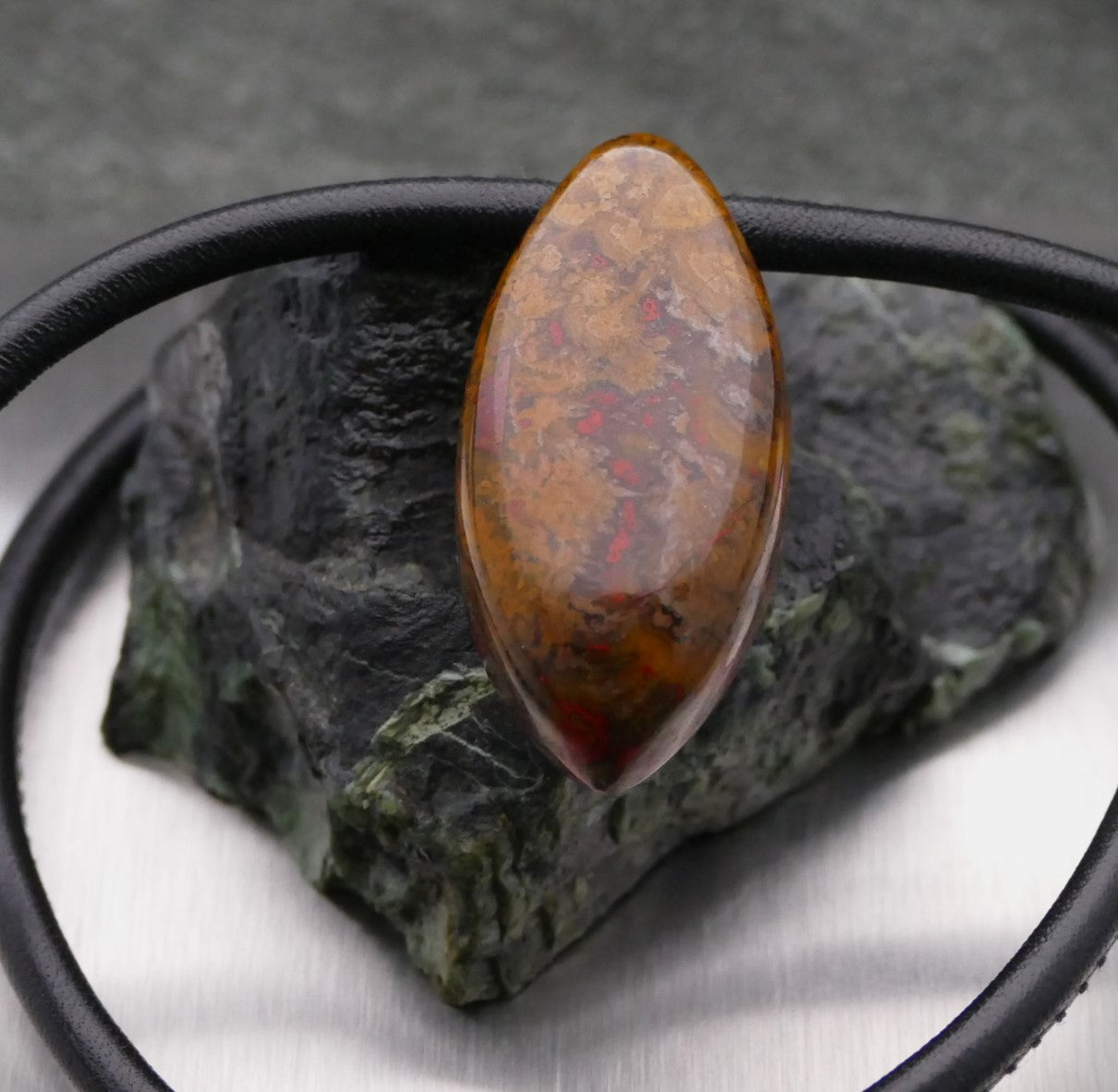Nappalederkette mit Schmuckstein