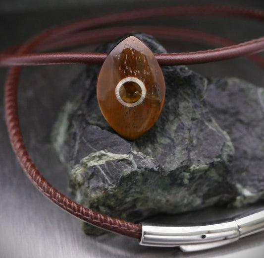 Lederhalskette mit Naturstein, personalisierter Schmuck