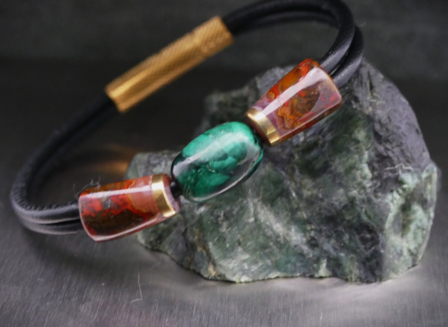 Lederarmband mit Naturstein