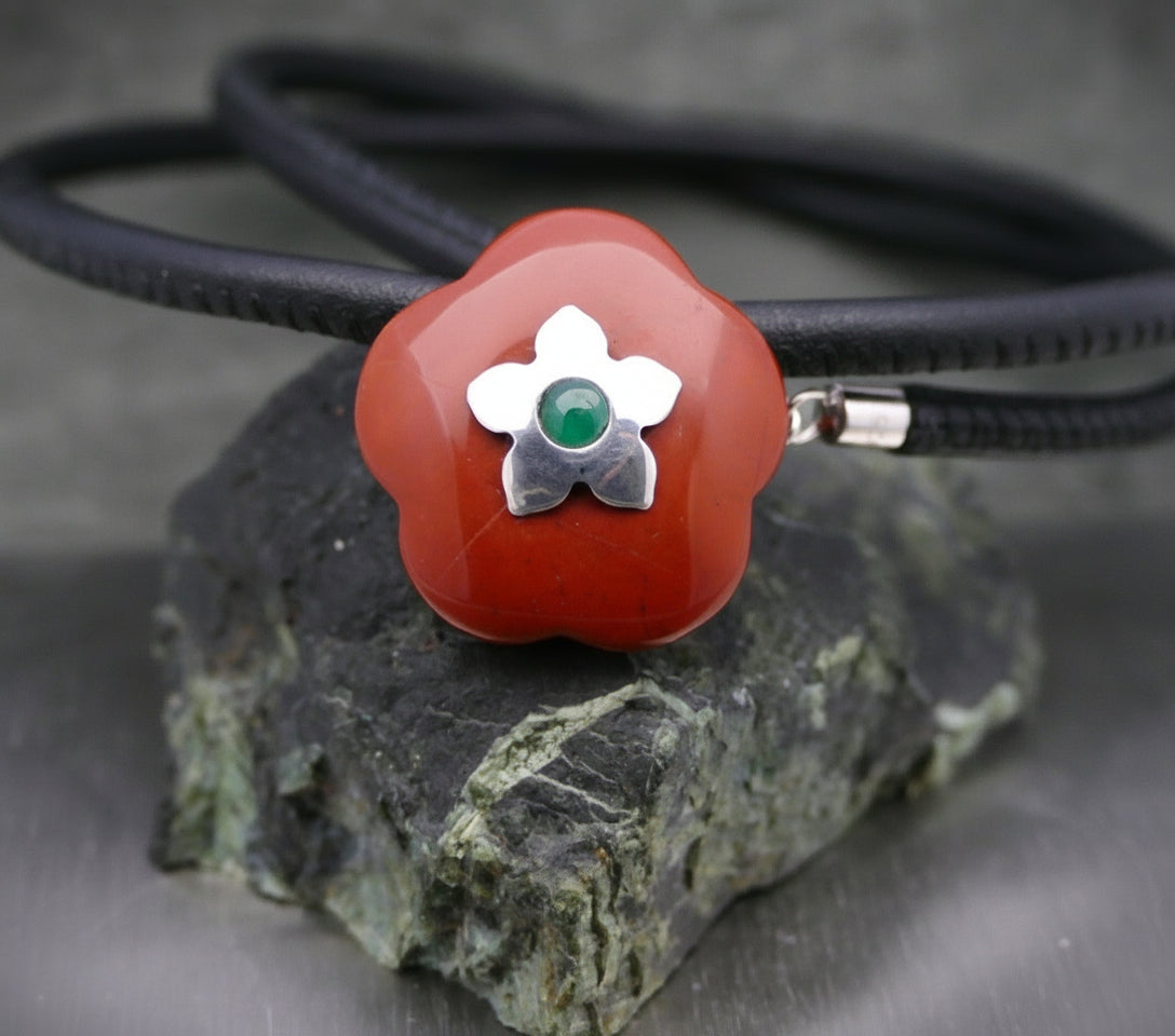 Leather necklace with a gemstone flower, personalized jewelry
